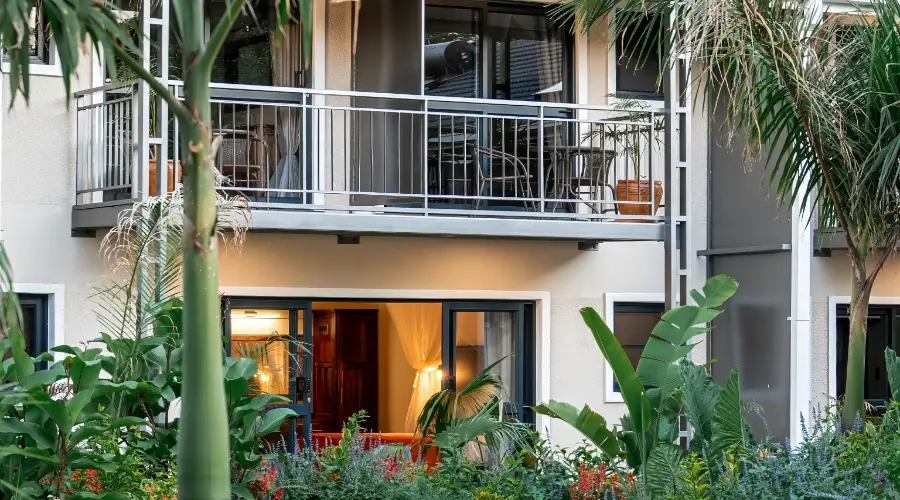 views of the Deluxe rooms and standard rooms and the swimming pool